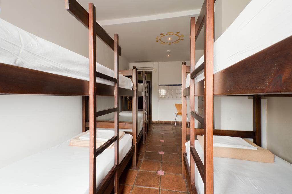 Oasis Backpackers' Hostal Granada