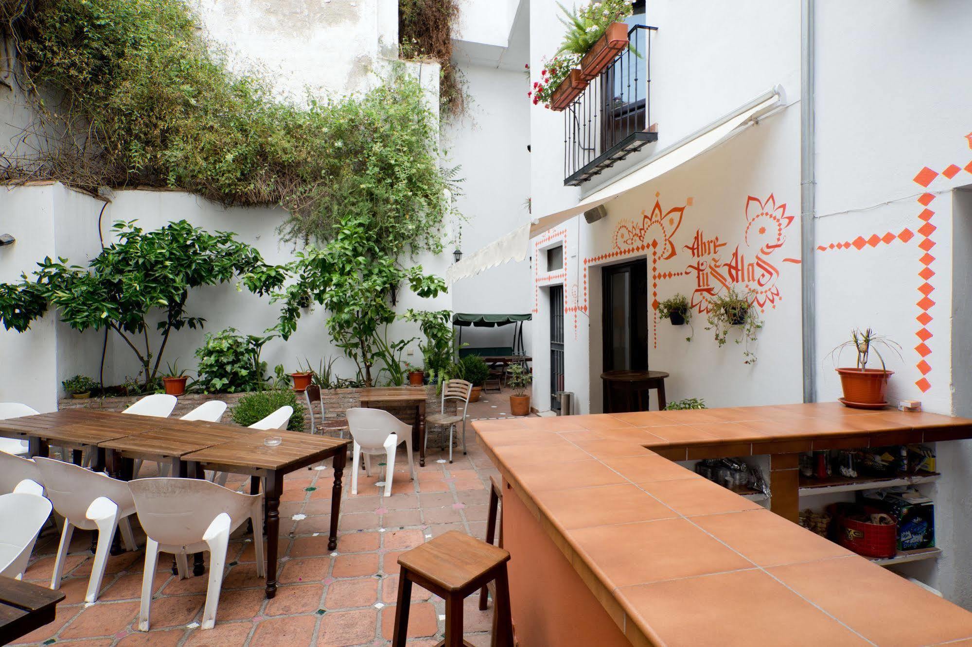 Oasis Backpackers' Granada