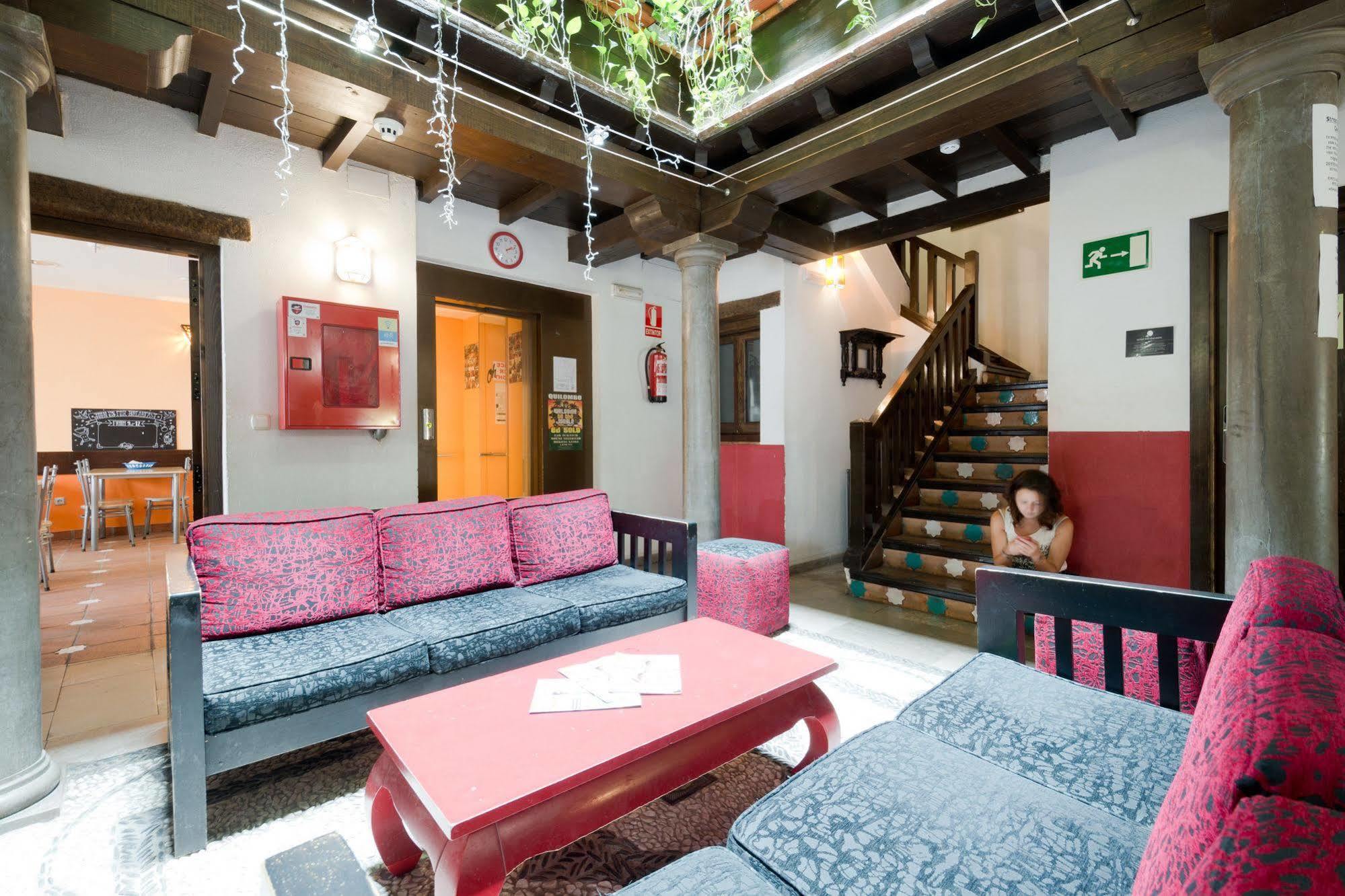 Oasis Backpackers' Granada